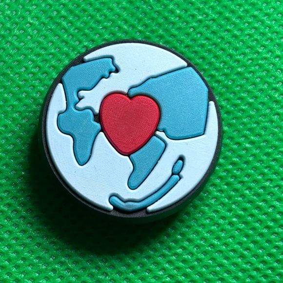 CROCS Accessories - 🌼 (5/$10 or 10/$15) NEW “I love Gardening” Croc Charm Collection Earth w/ heart